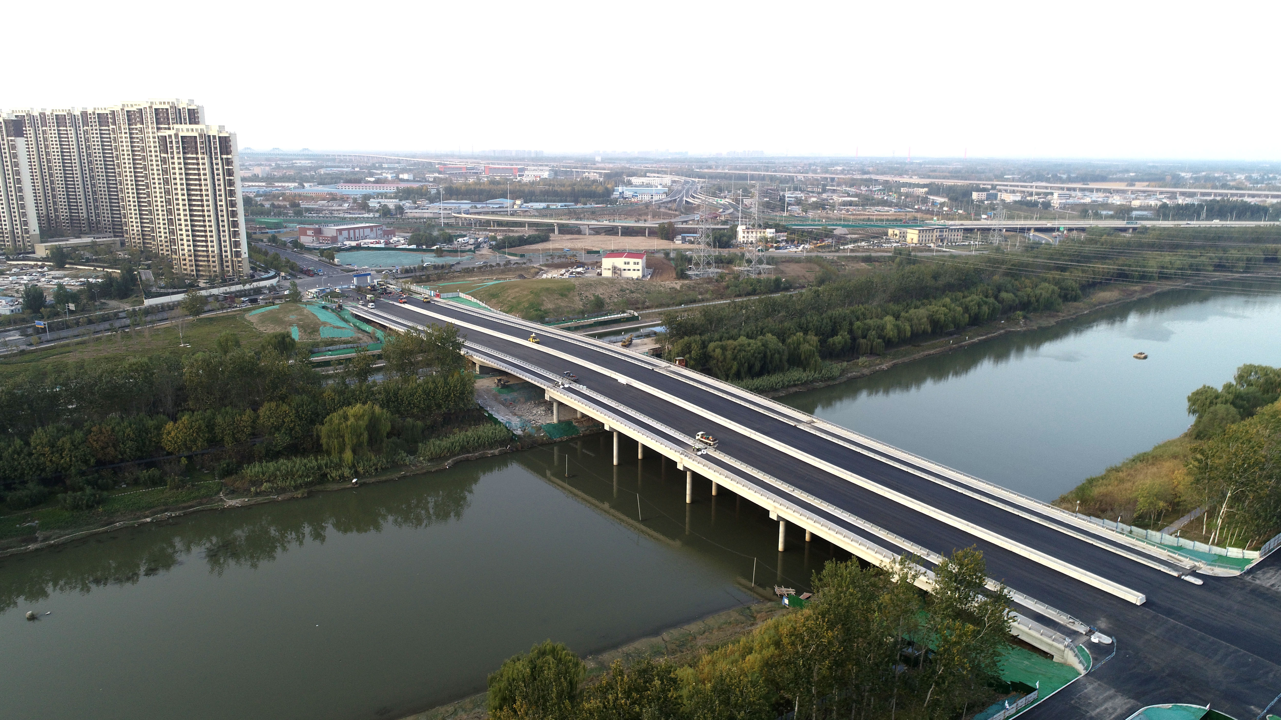 濟南市奧體中路跨小清河橋1.jpg